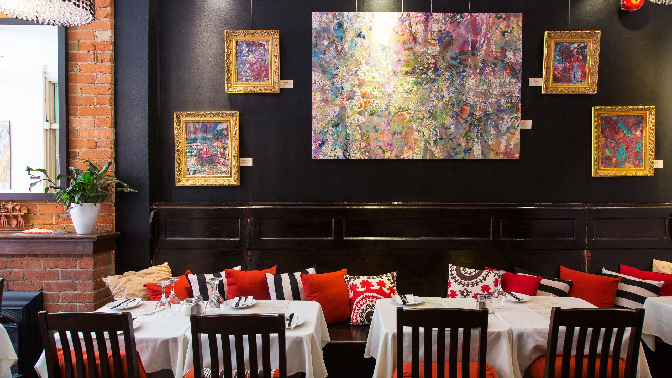 Bistro 555: Where Flavor Meets Atmosphere